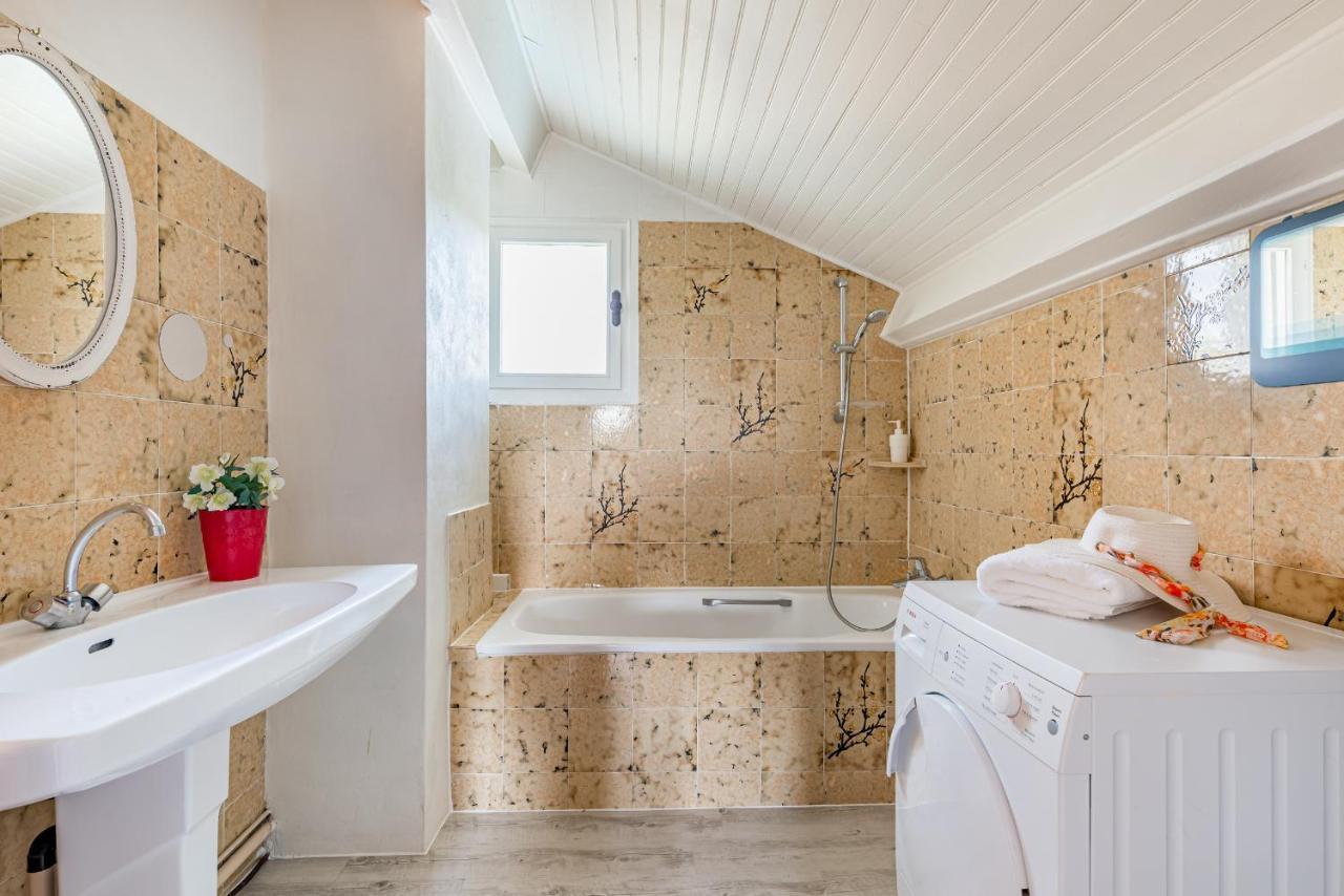 Maison D'Hotes L'Escale Du Loup Blanc Maringes Bagian luar foto