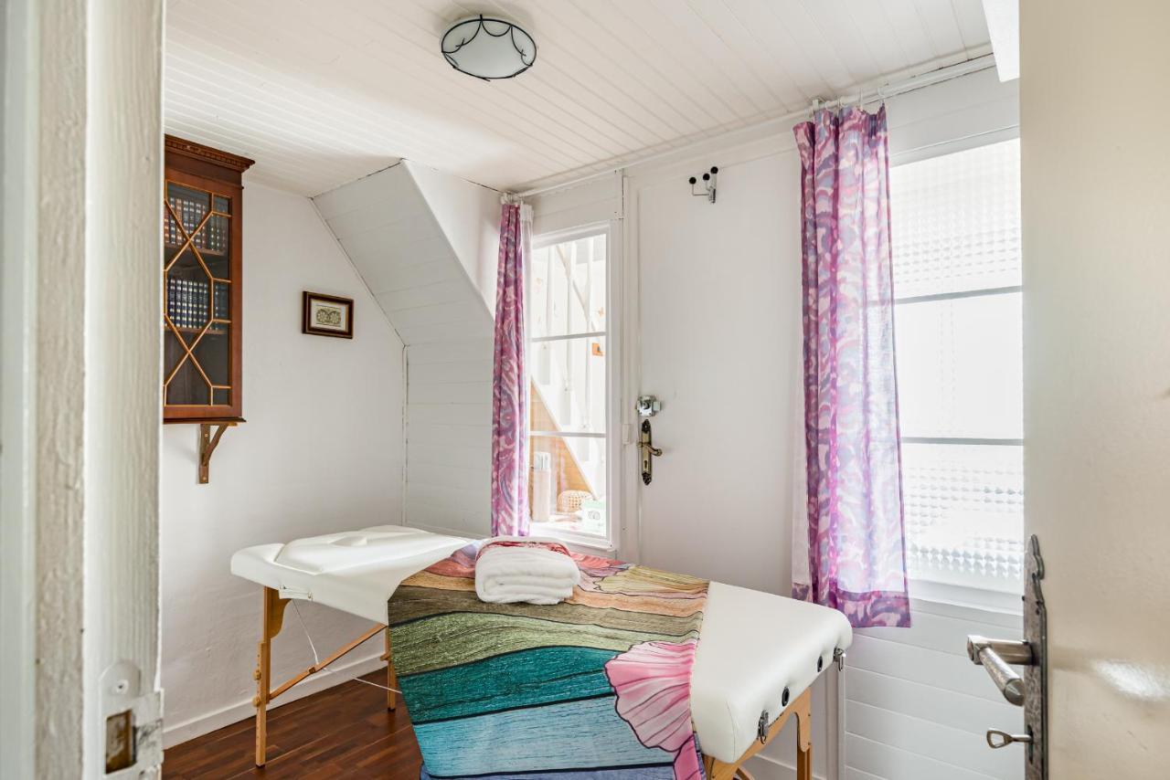 Maison D'Hotes L'Escale Du Loup Blanc Maringes Bagian luar foto